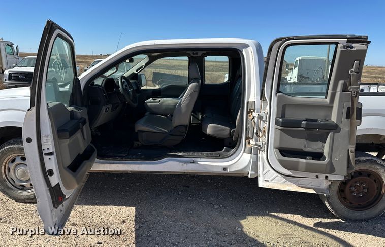 image for item EP0909 2016 Ford F150 SuperCab pickup truck