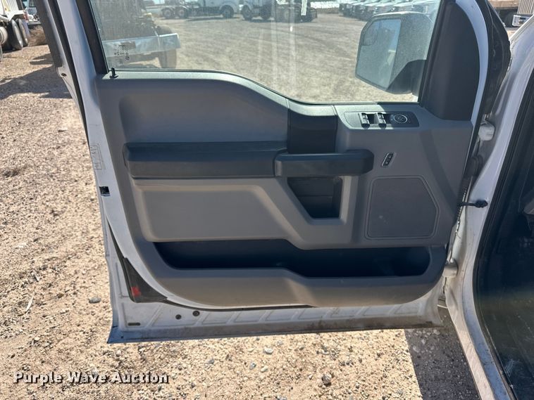 image for item EP0909 2016 Ford F150 SuperCab pickup truck