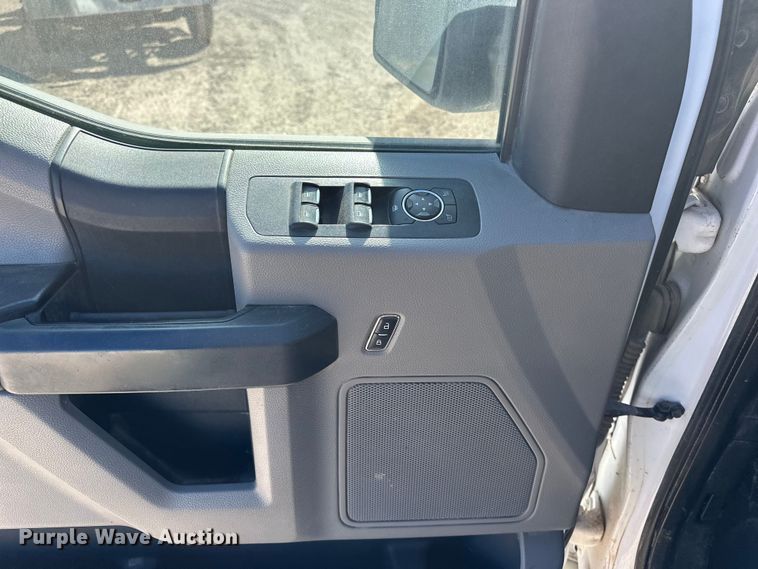 image for item EP0909 2016 Ford F150 SuperCab pickup truck