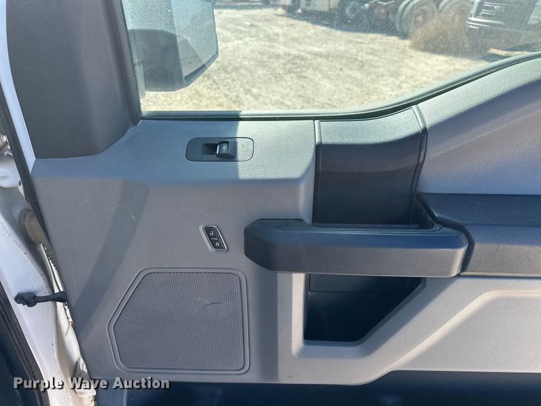 image for item EP0909 2016 Ford F150 SuperCab pickup truck