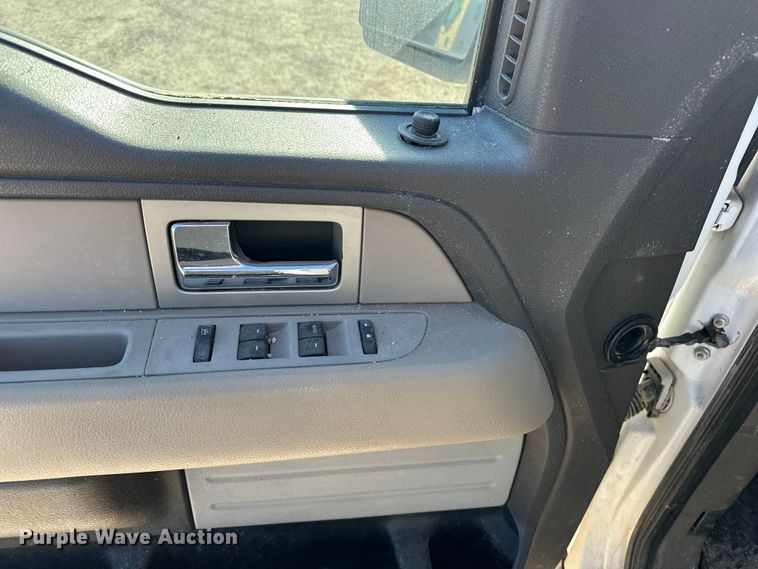 image for item EP0913 2010 Ford F150 SuperCab pickup truck