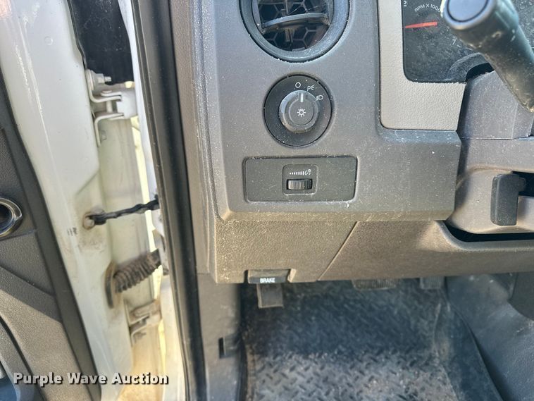 image for item EP0913 2010 Ford F150 SuperCab pickup truck