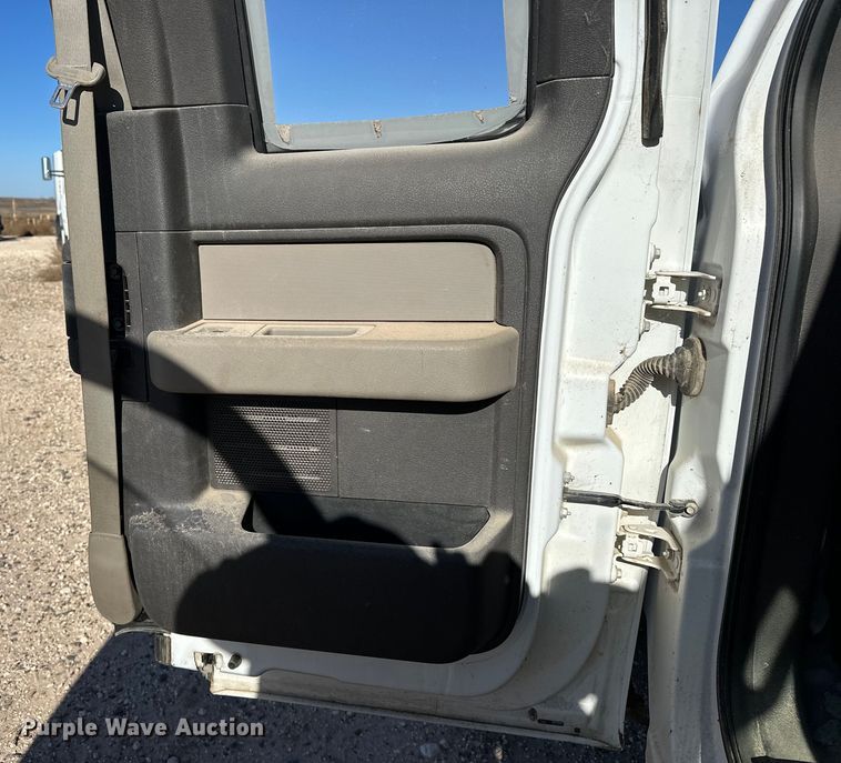 image for item EP0913 2010 Ford F150 SuperCab pickup truck