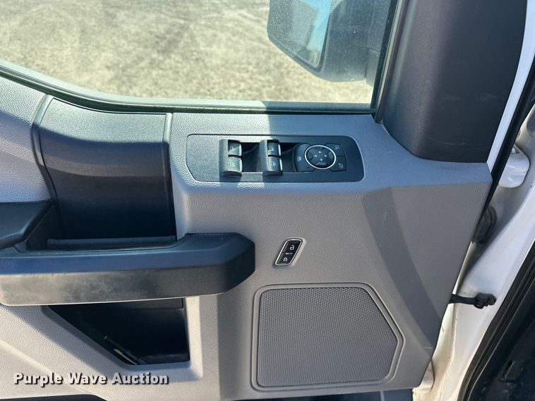 image for item EP0914 2016 Ford F150 SuperCab pickup truck