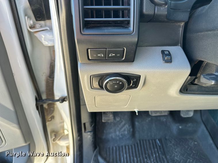 image for item EP0914 2016 Ford F150 SuperCab pickup truck