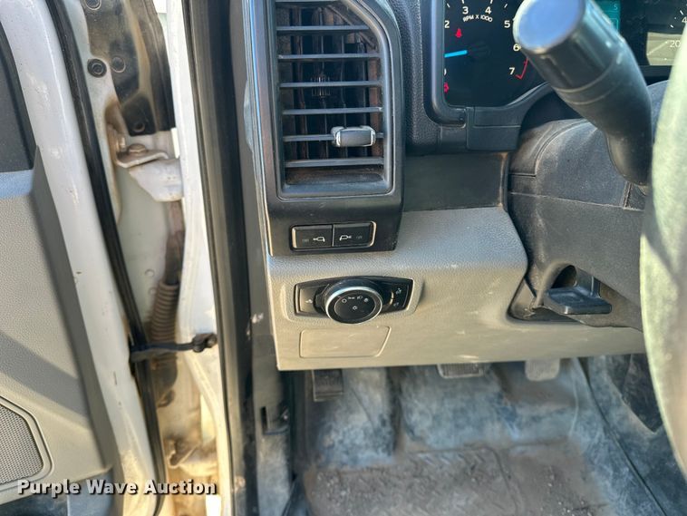 image for item EP0915 2017 Ford F150 SuperCab pickup truck