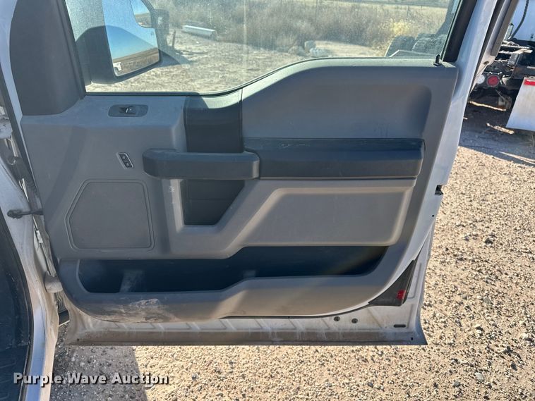 image for item EP0915 2017 Ford F150 SuperCab pickup truck