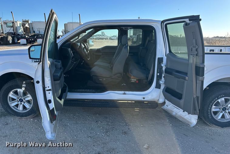 image for item EP0916 2016 Ford F150 SuperCab pickup truck