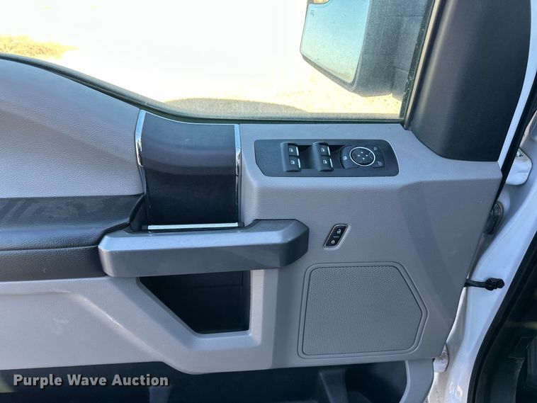 image for item EP0916 2016 Ford F150 SuperCab pickup truck