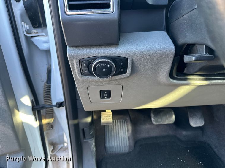 image for item EP0916 2016 Ford F150 SuperCab pickup truck