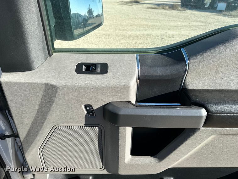 image for item EP0916 2016 Ford F150 SuperCab pickup truck