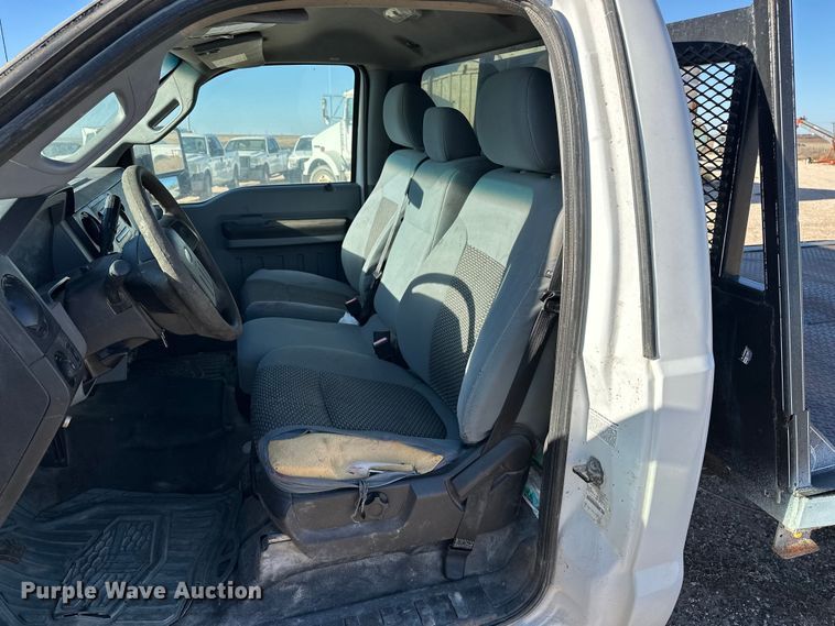 image for item EP0917 2014 Ford F250 flatbed pickup truck