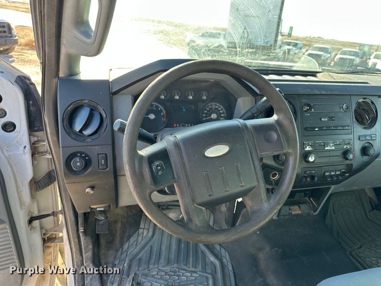 image for item EP0917 2014 Ford F250 flatbed pickup truck