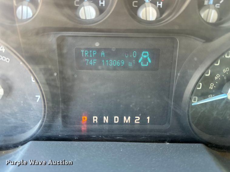 image for item EP0917 2014 Ford F250 flatbed pickup truck