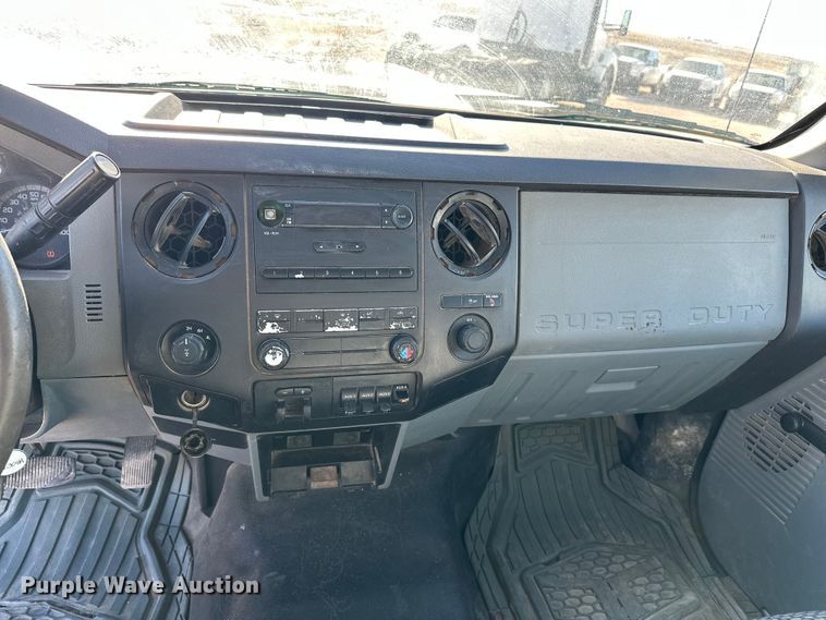 image for item EP0917 2014 Ford F250 flatbed pickup truck