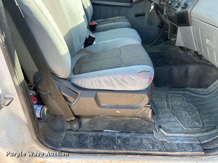 image for item EP0917 2014 Ford F250 flatbed pickup truck