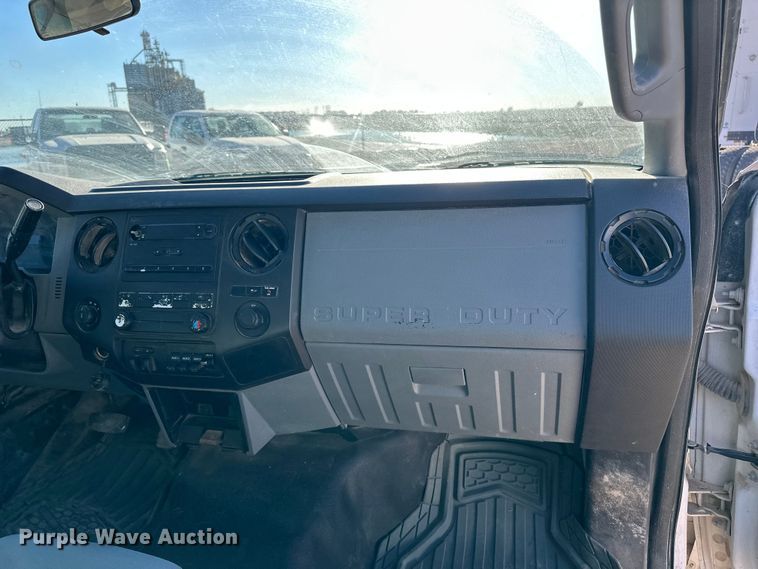 image for item EP0917 2014 Ford F250 flatbed pickup truck