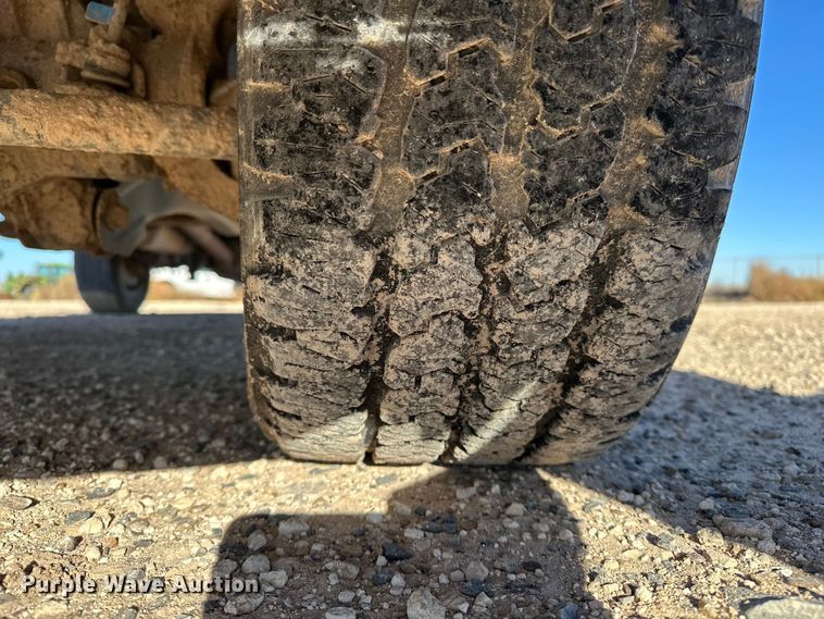 image for item EP0917 2014 Ford F250 flatbed pickup truck