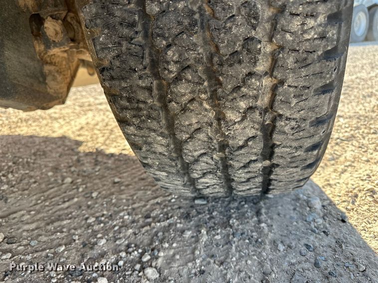 image for item EP0917 2014 Ford F250 flatbed pickup truck