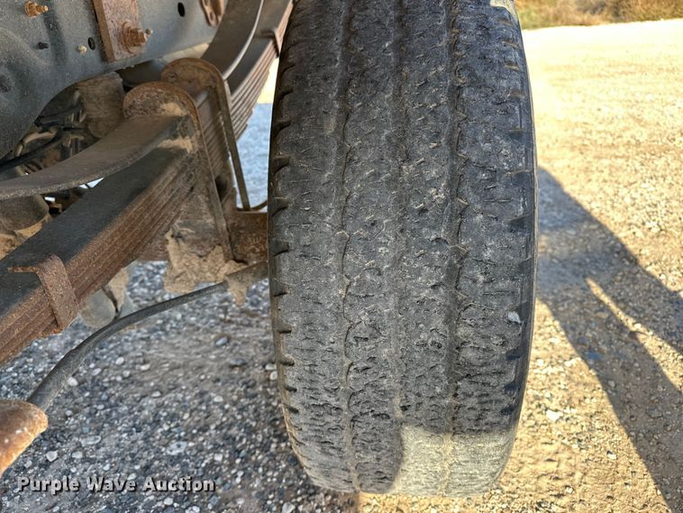 image for item EP0917 2014 Ford F250 flatbed pickup truck