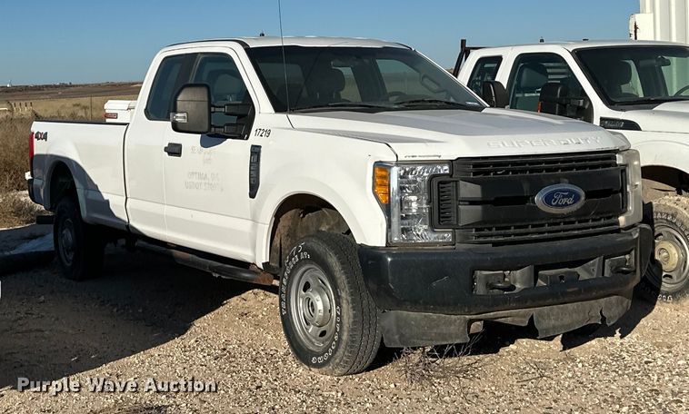 image for item EP0918 2017 Ford F250 SuperCab pickup truck