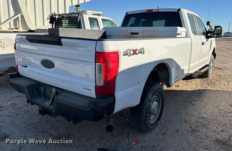 image for item EP0918 2017 Ford F250 SuperCab pickup truck
