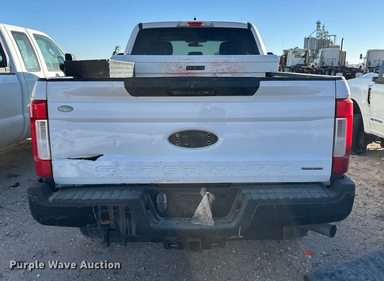 image for item EP0918 2017 Ford F250 SuperCab pickup truck