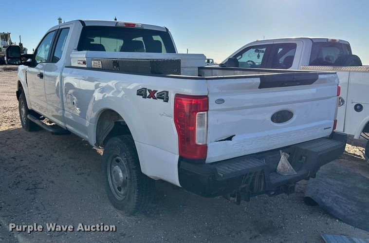 image for item EP0918 2017 Ford F250 SuperCab pickup truck