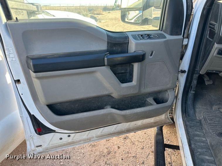 image for item EP0918 2017 Ford F250 SuperCab pickup truck