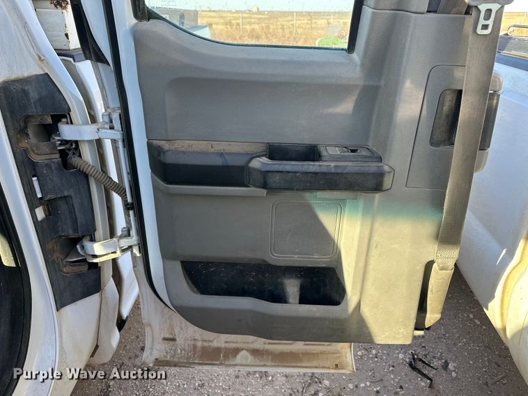 image for item EP0918 2017 Ford F250 SuperCab pickup truck