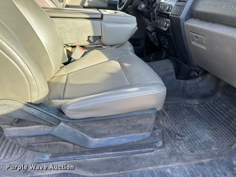 image for item EP0918 2017 Ford F250 SuperCab pickup truck