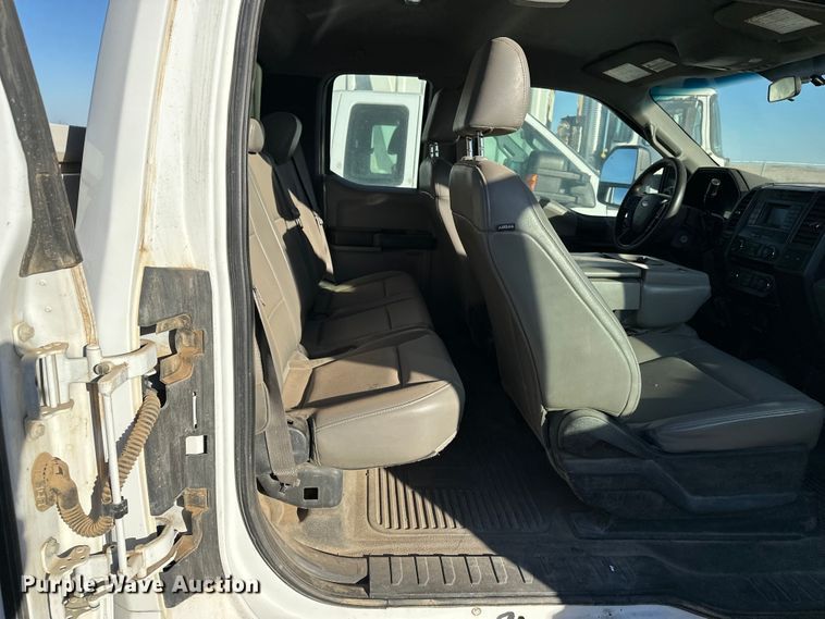 image for item EP0918 2017 Ford F250 SuperCab pickup truck