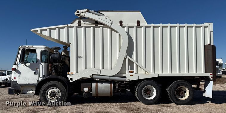 image for item EP0921 2013 Autocar Xpeditor refuse truck