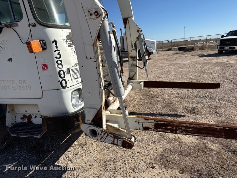 image for item EP0921 2013 Autocar Xpeditor refuse truck