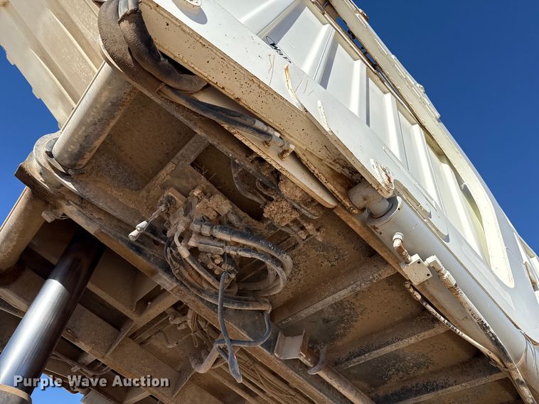 image for item EP0921 2013 Autocar Xpeditor refuse truck