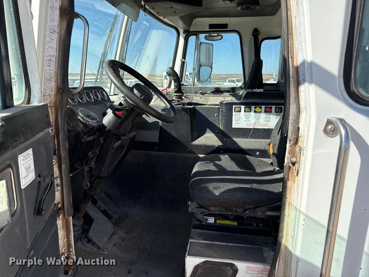 image for item EP0921 2013 Autocar Xpeditor refuse truck