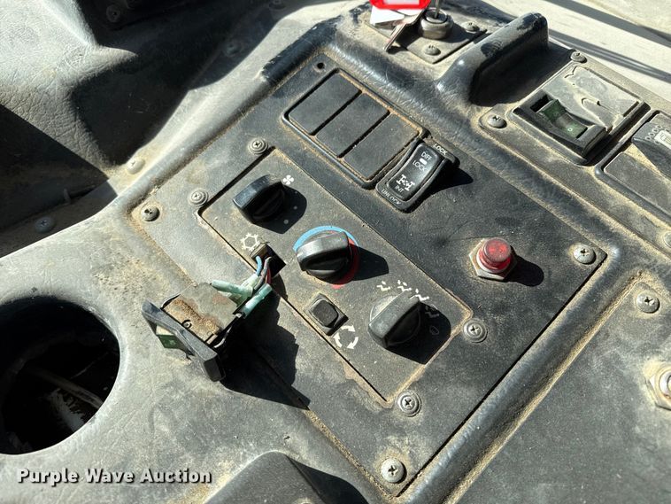 image for item EP0921 2013 Autocar Xpeditor refuse truck