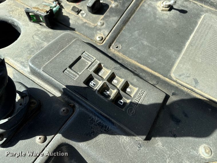 image for item EP0921 2013 Autocar Xpeditor refuse truck