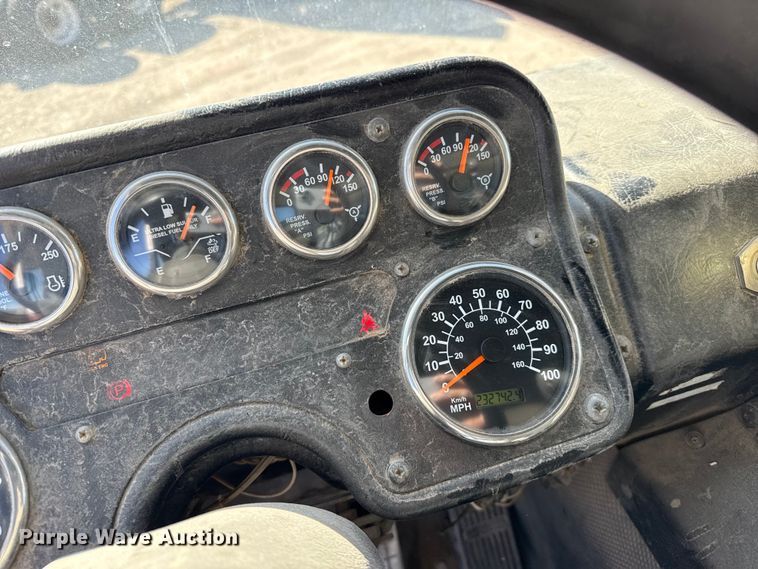 image for item EP0921 2013 Autocar Xpeditor refuse truck