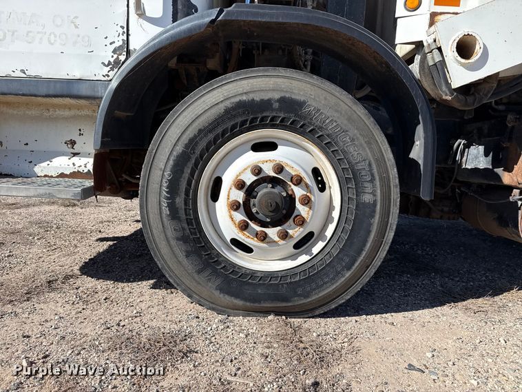 image for item EP0921 2013 Autocar Xpeditor refuse truck