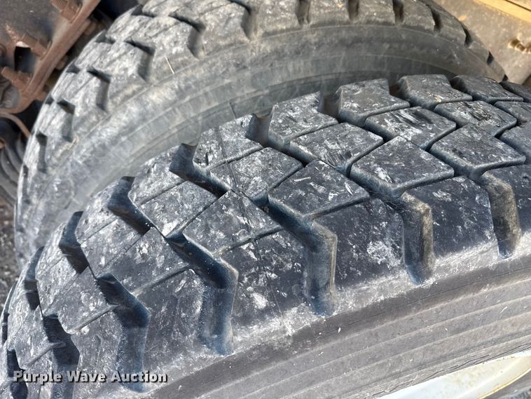 image for item EP0921 2013 Autocar Xpeditor refuse truck