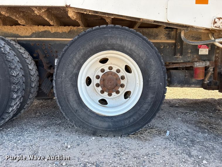 image for item EP0921 2013 Autocar Xpeditor refuse truck