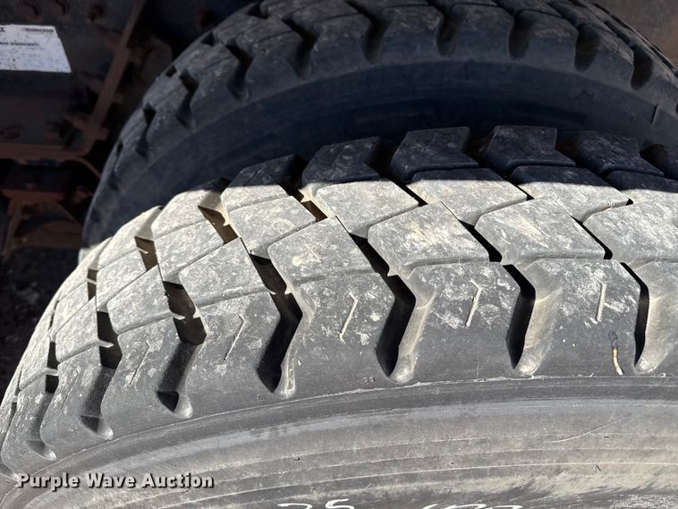 image for item EP0921 2013 Autocar Xpeditor refuse truck