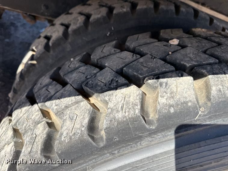 image for item EP0921 2013 Autocar Xpeditor refuse truck