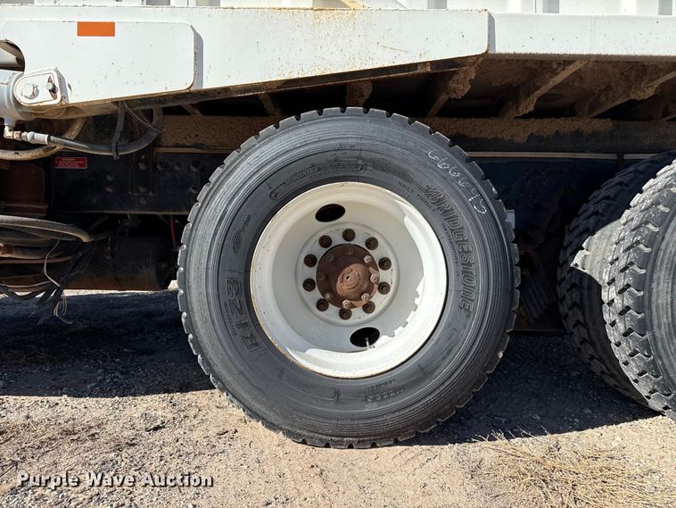 image for item EP0921 2013 Autocar Xpeditor refuse truck