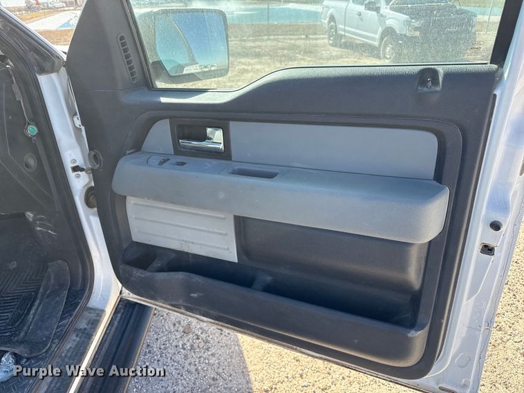 image for item EP0923 2014 Ford F150 SuperCab pickup truck