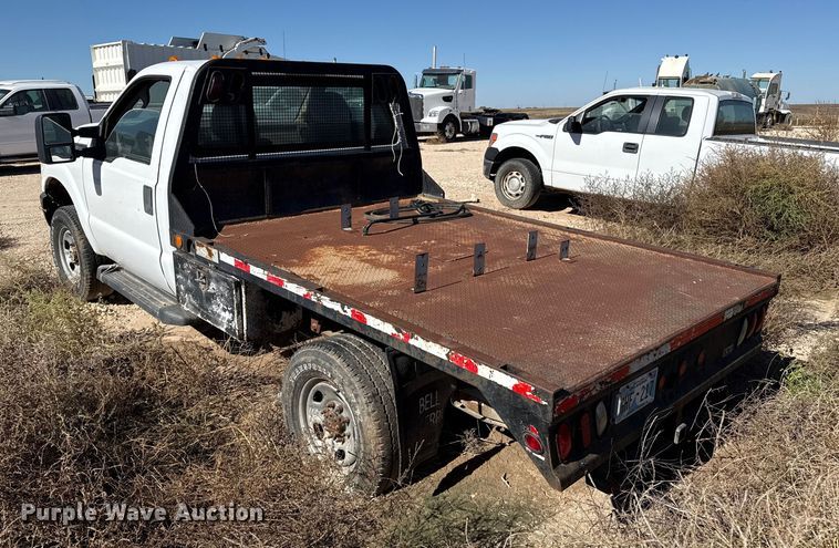 image for item EP0924 2011 Ford F350 flatbed pickup truck