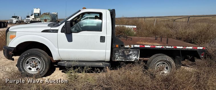 image for item EP0924 2011 Ford F350 flatbed pickup truck