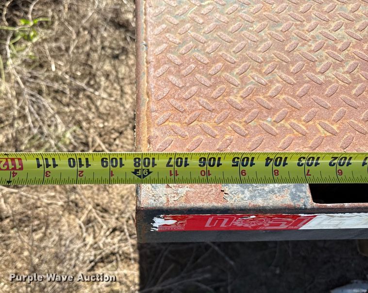 image for item EP0924 2011 Ford F350 flatbed pickup truck