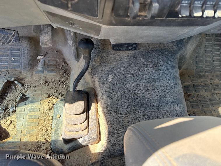 image for item EP0924 2011 Ford F350 flatbed pickup truck